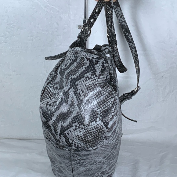 2 Piece Nicole Miller Gray Snakeskin Shoulder Bag Set